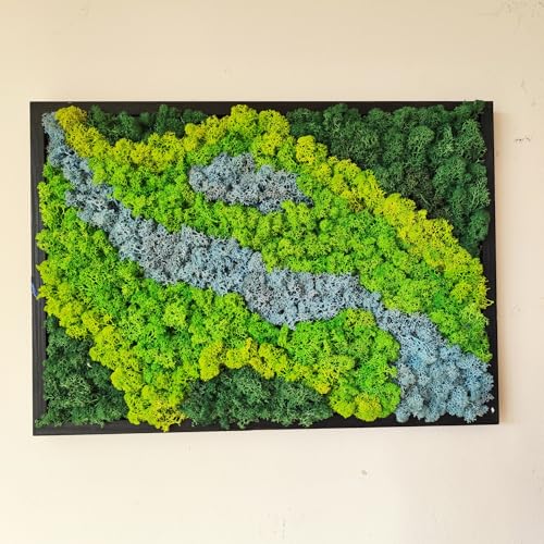 Moss wall art with a wavy pattern on a beige background